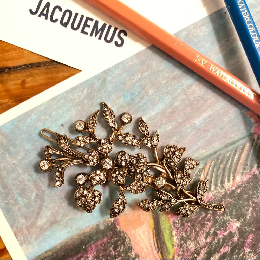 Antique gold finish metal floral hair clip